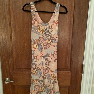 🚩SOLD🚩 Lulu’s Tropical Print Midi Dress